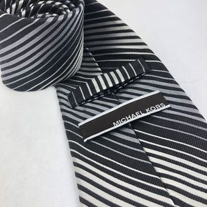MICHAEL KORS NECK Tie Luxury Black and White strip